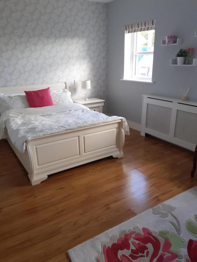 Private Room In Superb House Bed 1 Nobber Εξωτερικό φωτογραφία