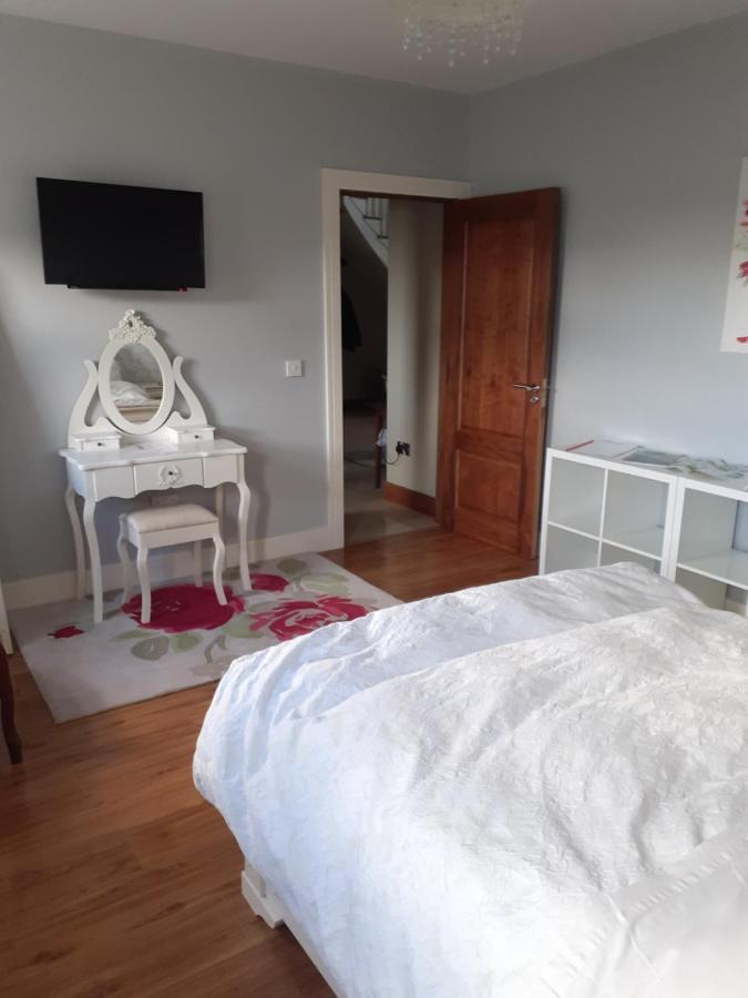 Private Room In Superb House Bed 1 Nobber Εξωτερικό φωτογραφία